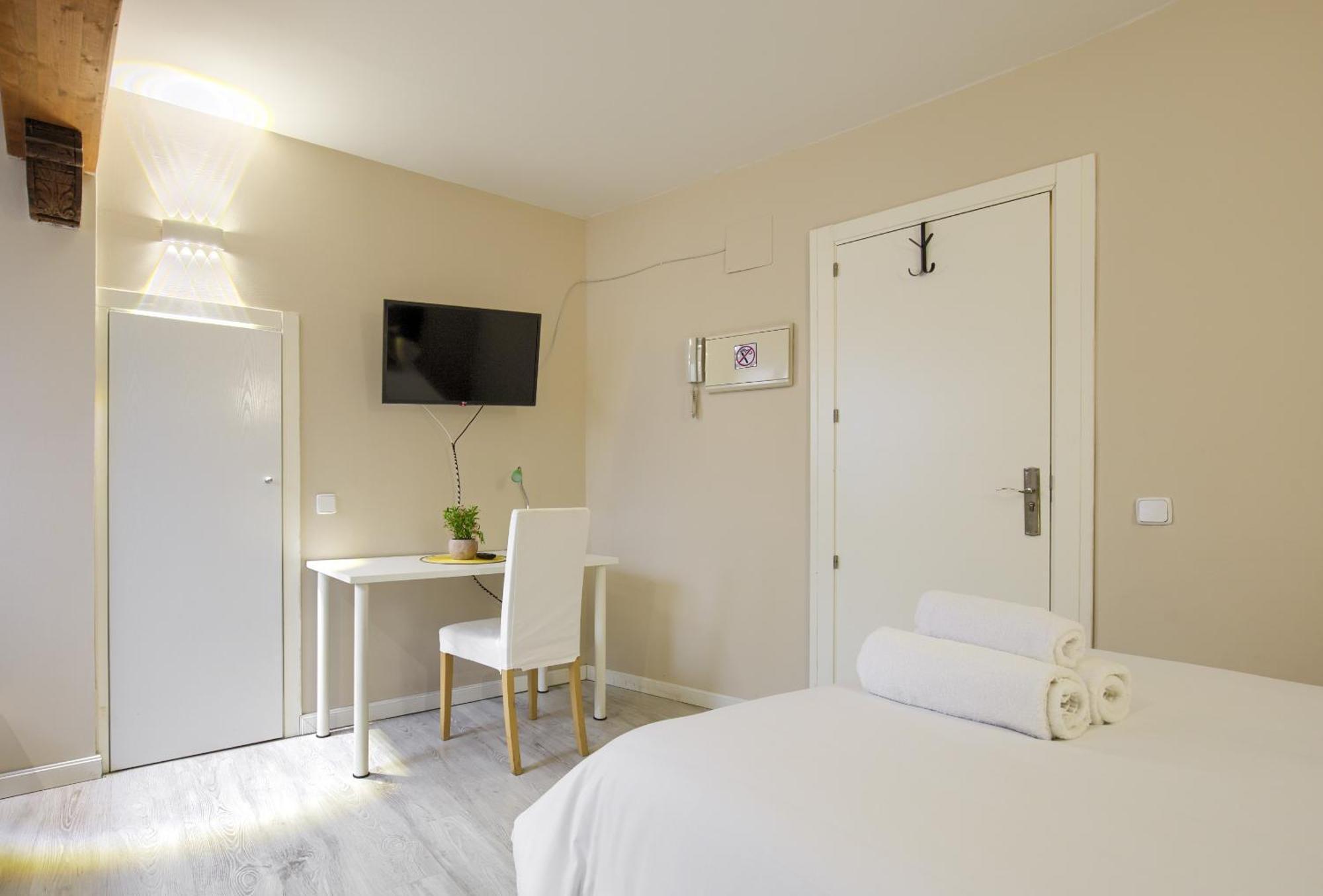 Apartamentos Ryc Alcala de Henares Bagian luar foto