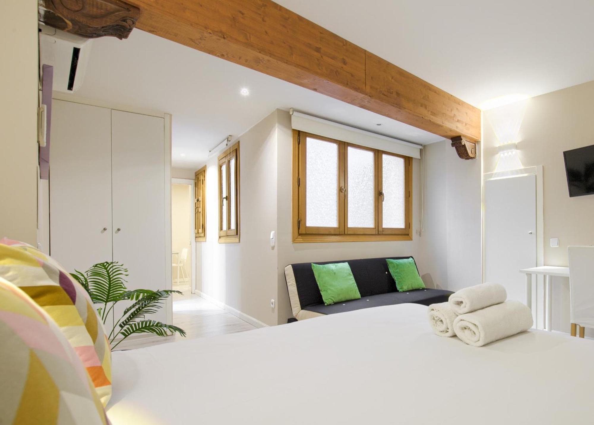 Apartamentos Ryc Alcala de Henares Bagian luar foto